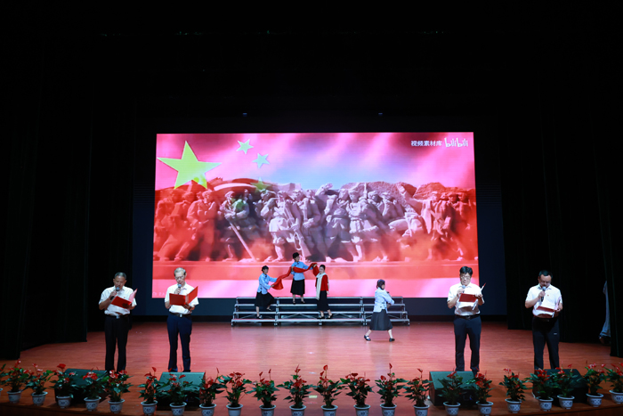 绣红旗1.jpg