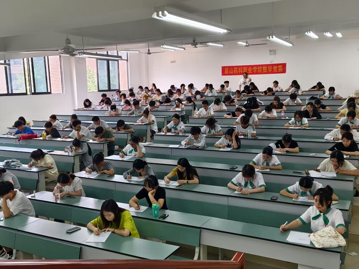 竞赛现场1.JPG